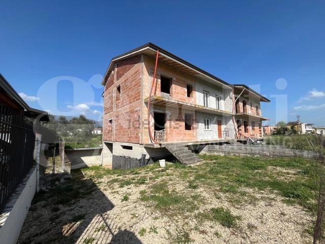 Case e ville in vendita di 180 m² in Via Volturno