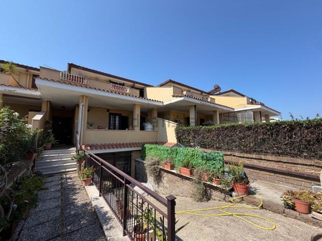 Case e ville in vendita di 180 m² in Viale Virginia