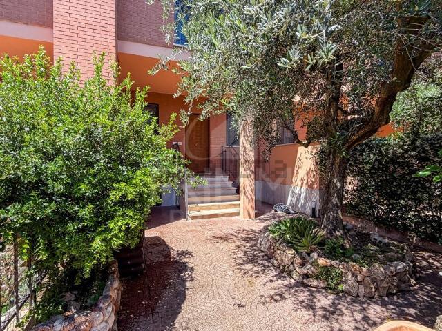 Case e ville in vendita di 180 m² in Viale Attilio Bertolucci