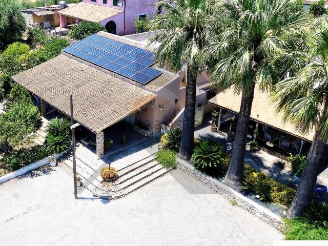 Case e ville in vendita di 180 m² in Contrada San Fratello, 1