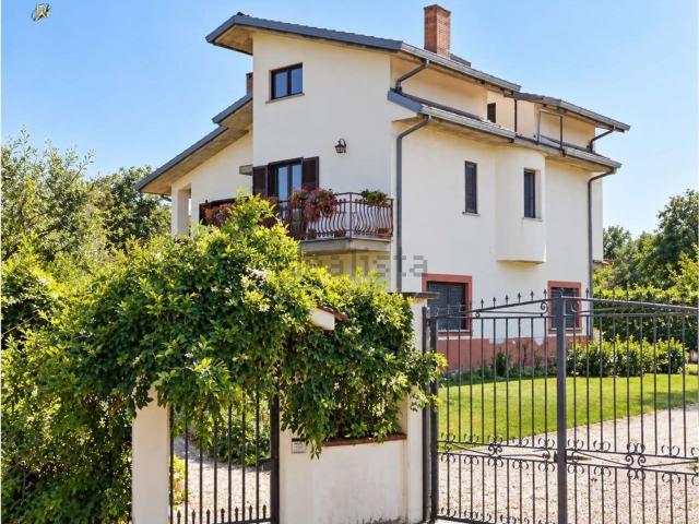 Case e ville in vendita di 180 m² in Strada Comunale Catauro