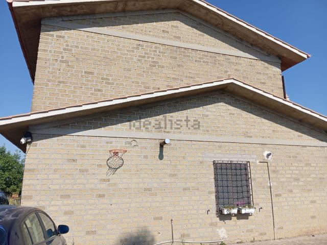 Case e ville in vendita di 180 m² in Strada Castiglione, 14