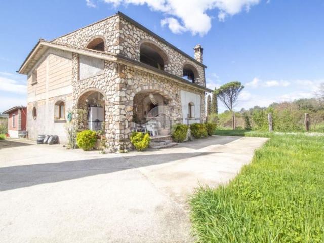 Case e ville in vendita di 180 m² in Strada degli Ardoni, 7
