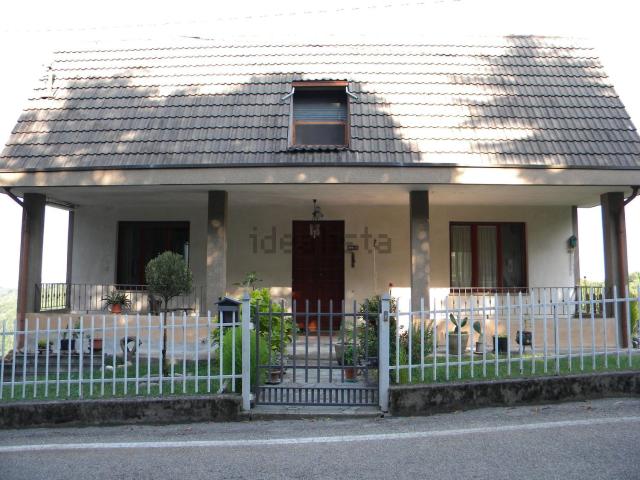 Case e ville in vendita di 180 m² in Strada Rongalera