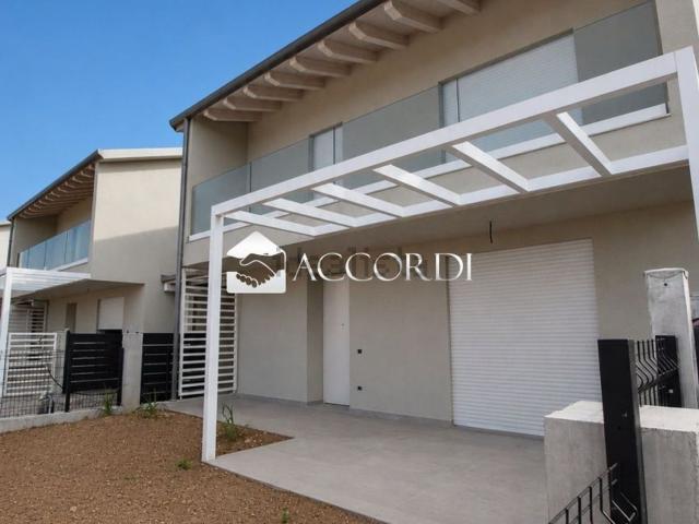 Case e ville in vendita di 181 m² in Via Roma