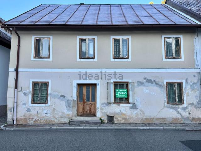 Case e ville in vendita di 181 m² in Via 13 Settembre, 48