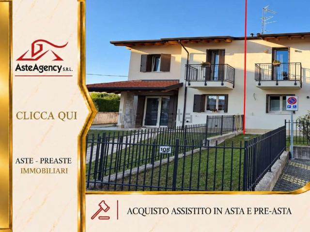 Case e ville in vendita di 181 m² in Via Camacici, 108