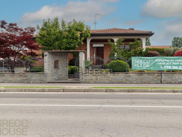 Case e ville in vendita di 181 m² in Via A. De Gasperi