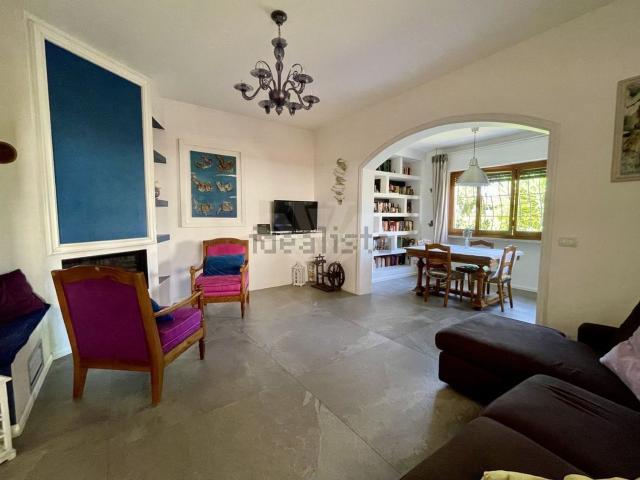 Case e ville in vendita di 181 m² in Via Basilicata