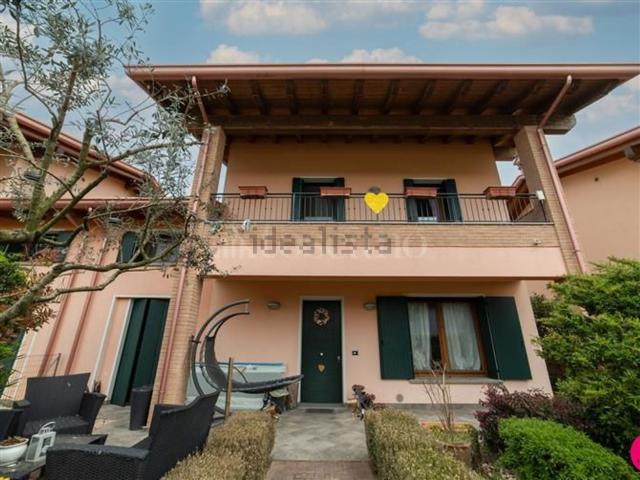 Case e ville in vendita di 181 m² in Via della Chiesa