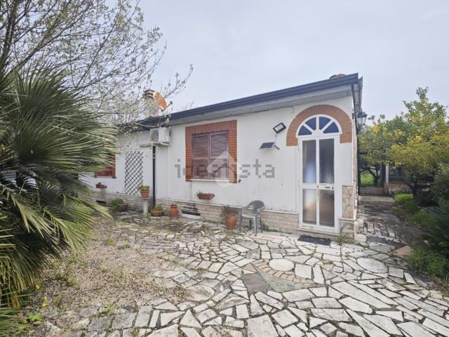 Case e ville in vendita di 181 m² in Via Stradone, 9