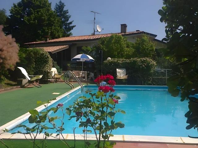 Case e ville in vendita di 181 m² in Via Raffaello