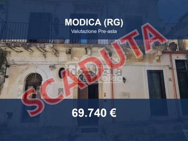 Case e ville in vendita di 181 m² in Vico Natoli