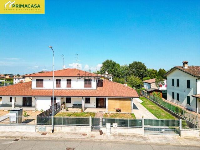 Case e ville in vendita di 182 m² in Via Asiago
