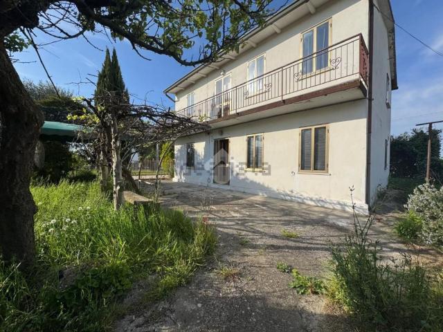 Case e ville in vendita di 182 m² in Via Mezzavia, 13