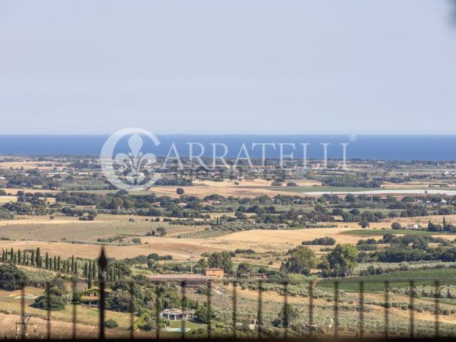 Case e ville in vendita di 182 m² in Strada Capalbio Pescia Fiorentina, 5