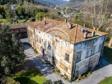 Case e ville in vendita di 1830 m²