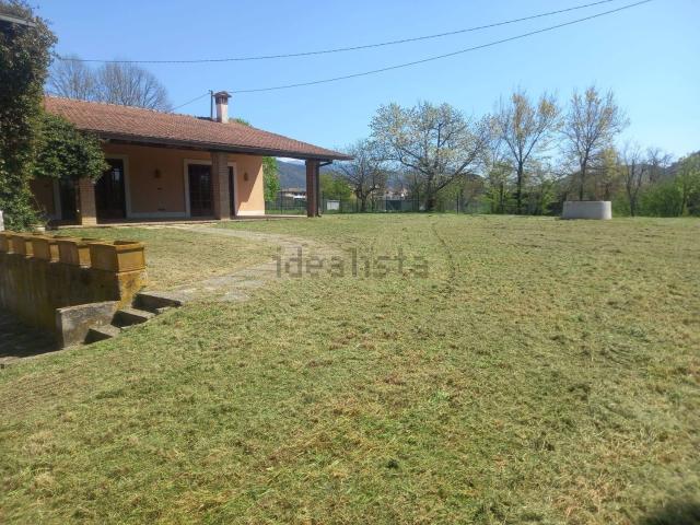 Case e ville in vendita di 183 m² in Via Campanile