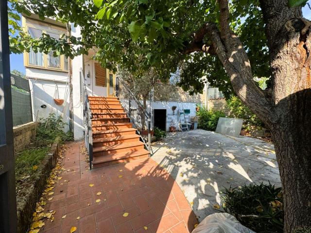 Case e ville in vendita di 183 m² in Via Adige