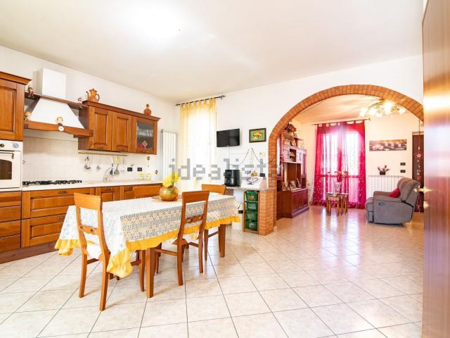 Case e ville in vendita di 183 m² in Via Don Michele Merlino, 20