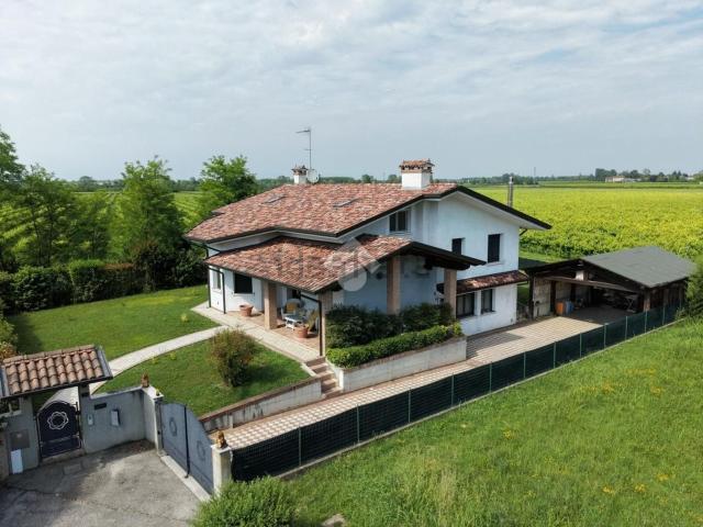 Case e ville in vendita di 183 m² in Via Ermanno della Frattina, 11