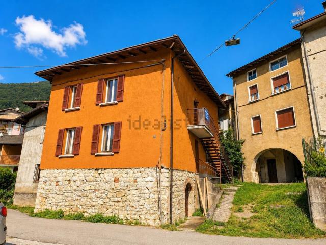 Case e ville in vendita di 183 m² in Via Stretta