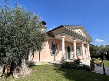 Case e ville in vendita di 184 m²