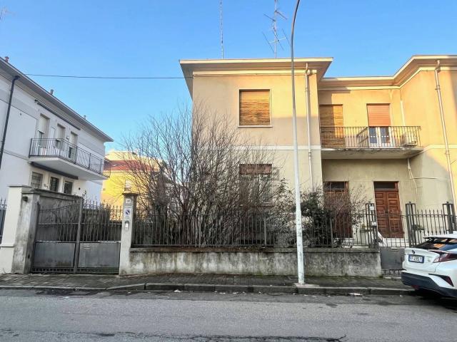 Case e ville in vendita di 184 m² in Via Benadir, 41