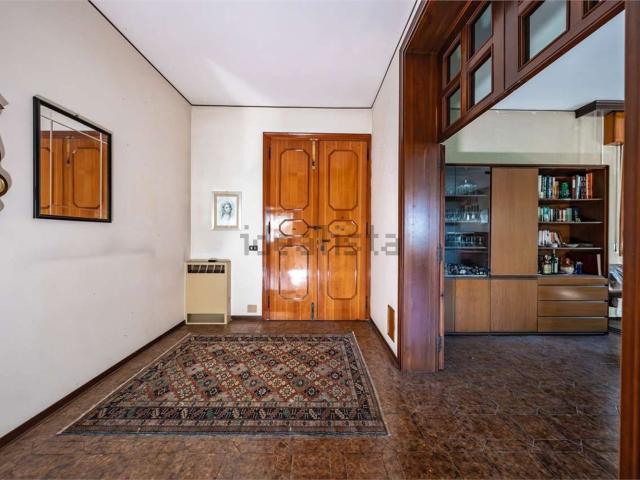 Case e ville in vendita di 184 m² in Via Genunzio Bentini