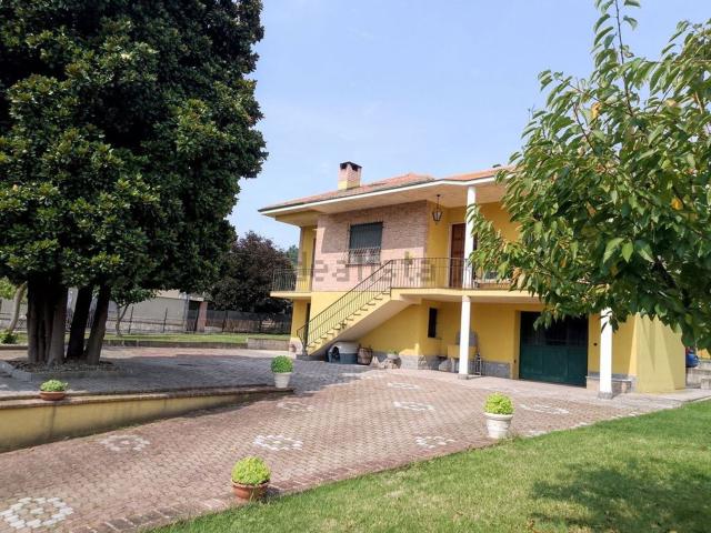 Case e ville in vendita di 184 m² in Via Santa Fede, 32