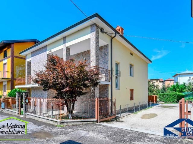 Case e ville in vendita di 185 m²