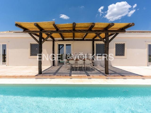 Case e ville in vendita di 185 m² in Traversa Cannarella