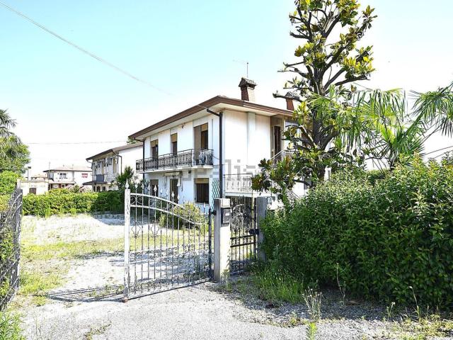 Case e ville in vendita di 185 m² in Via Armando Diaz, 2
