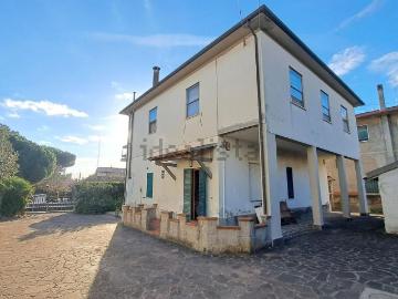 Case e ville in vendita di 185 m² in Via Galileo Ferraris