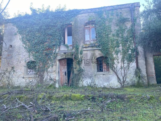 Case e ville in vendita di 185 m² in Via Guglielmo Marconi