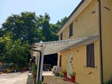 Case e ville in vendita di 185 m² in Via del Casone