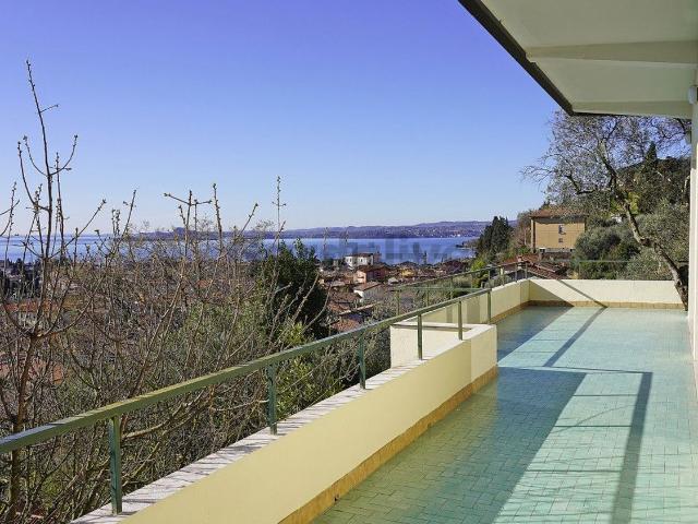 Case e ville in vendita di 185 m² in Via San Ambrogio, 6
