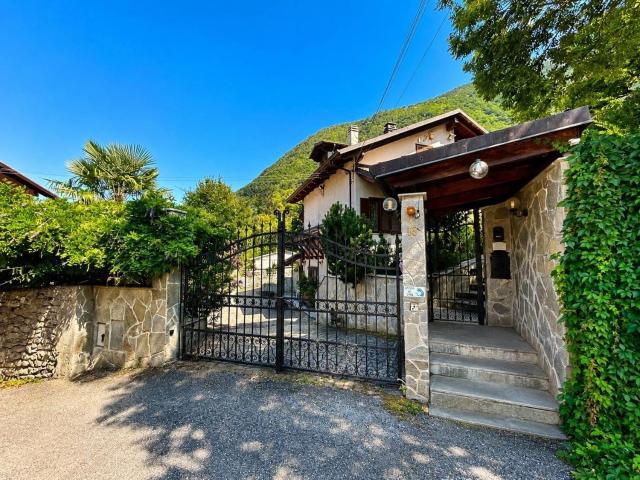Case e ville in vendita di 185 m² in Via San Rocco, 13