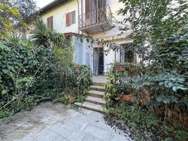 Case e ville in vendita di 185 m² in Via Pietro Toselli