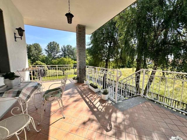 Case e ville in vendita di 185 m² in Via Pinerolo