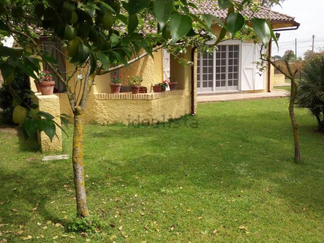 Case e ville in vendita di 185 m² in Via Pistoia