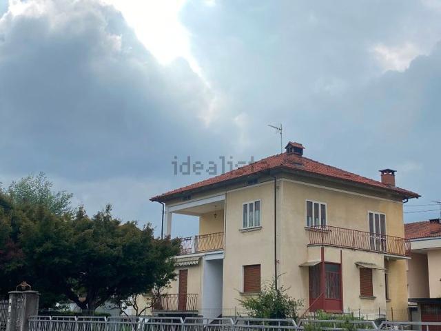 Case e ville in vendita di 258 m² in Via Romarolo, 8