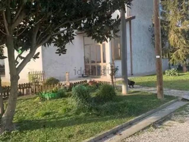Case e ville in vendita di 185 m² in Via Tre Dicembre
