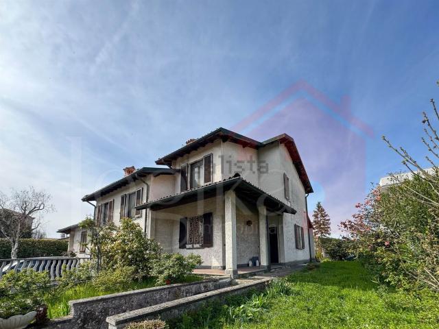 Case e ville in vendita di 185 m² in Via Trieste, 25