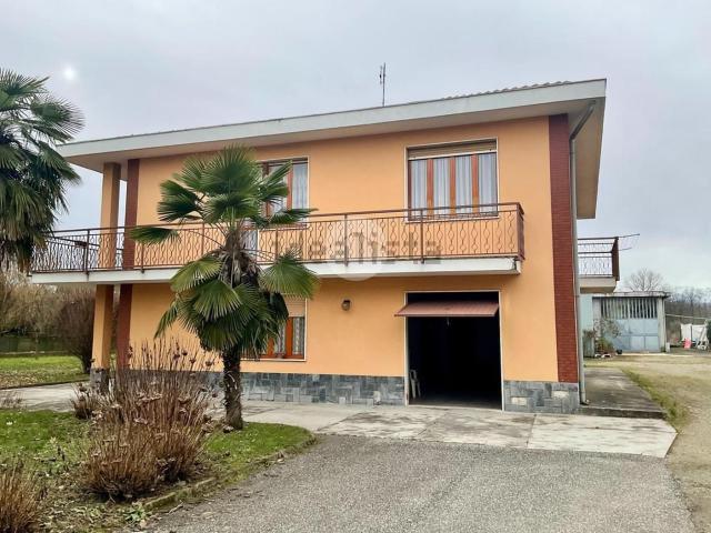 Case e ville in vendita di 185 m² in Via Vittorio Valletta, 51