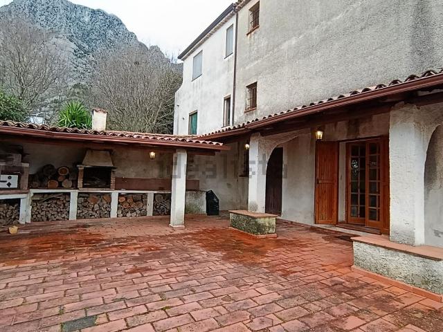 Case e ville in vendita di 185 m² in Contrada Cavone, 26