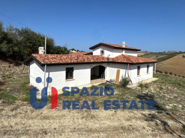 Case e ville in vendita di 185 m² in Contrada Razzano