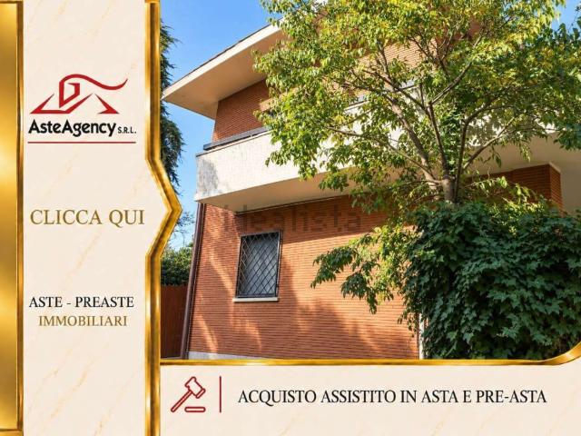 Case e ville in vendita di 185 m² in Strada Statale 16 Adriatica