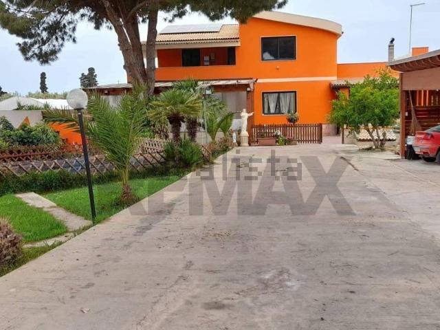 Case e ville in vendita di 185 m² in Strada per Vittoria, 50