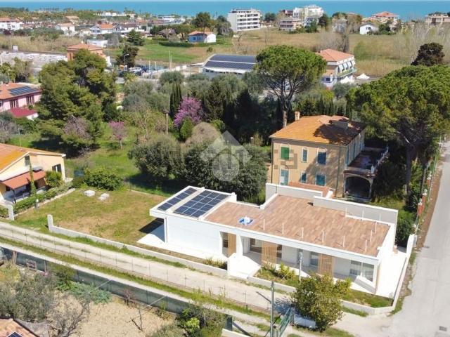 Case e ville in vendita di 186 m² in Via A. Pannella, 8